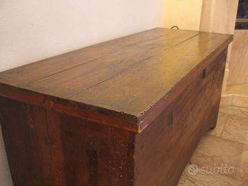 Cassapanca in legno