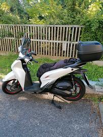 Honda sh150 sport 2025 10000 km -givi 45l.-