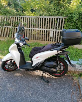 Honda sh150 sport 2025 10000 km -givi 45l.-