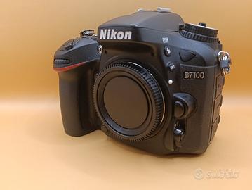 Nikon D7100 come nuova 