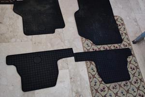 Alcuni ricambi per Peugeot 1007