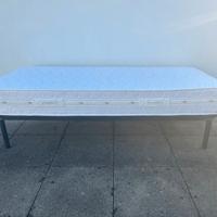 Letto singolo con rete