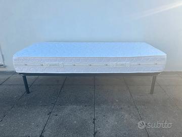 Letto singolo con rete