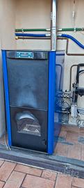 Stufa a pellet per riscaldamento di casa