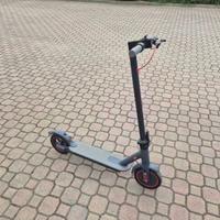 Monopattino elettrico pieghevole – mai usato