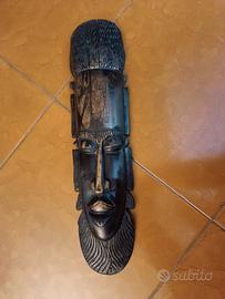 maschera etnica in legno massiccio