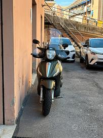 Piaggio Beverly 350 Sport Touring