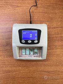 Rilevatore di banconote false