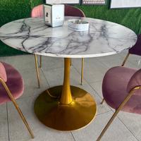 Tavolo rotondo con piede oro