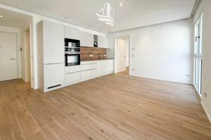 Bolzano Centro: elegante bilocale con garage priva