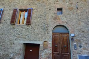 Vendita casa 2 piani+orto+magazzino, siena