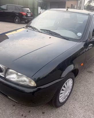 FORD Fiesta 1.2i 16V cat 3p Ghia senza nessun la