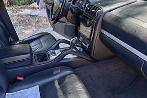 PORSCHE CAYENNE TURBO
