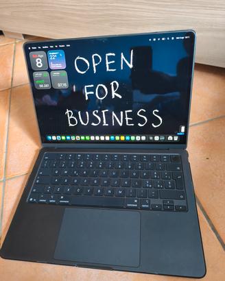 MacBook 13 M4 come nuovo 