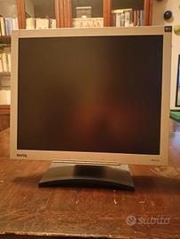 Monitor 19"