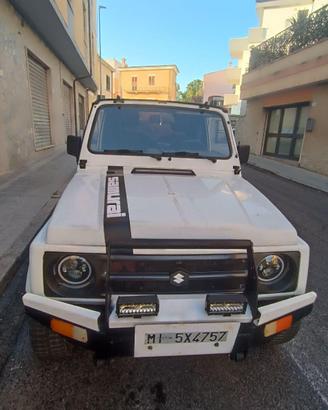 Suzuki Samurai