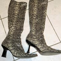 Stivali stampa pitonati n. 36 usati elasticizzati