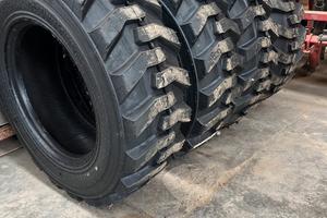 Gomme e cingoli nuovi per mmt