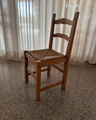 Sedie in legno con seduta in paglia