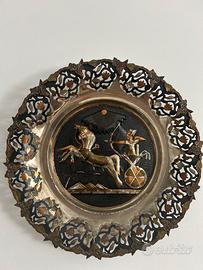 Piatto Decorativo Egizio in Metallo Intarsiato