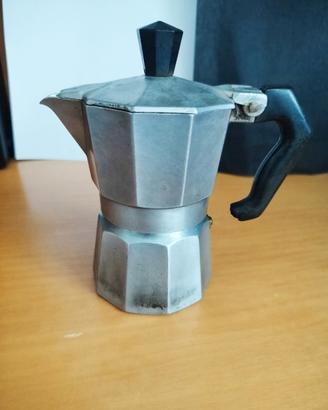 Caffettiera moka italiana in alluminio