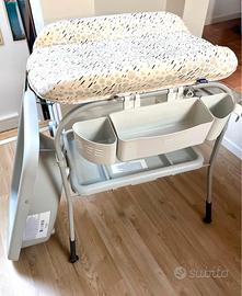 Fasciatoio con vaschetta Cuddle&Bubble dell Chicco
