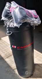Sacco da boxe e guanti