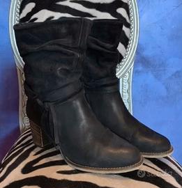 Stivaletti di pelle neri