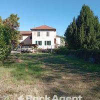 BILOCALE RISTRUTTURATO CON TERRENO A DUE PASSI DA