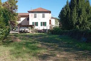 BILOCALE RISTRUTTURATO CON TERRENO A DUE PASSI DA