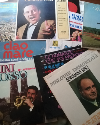 Dischi in vinile e musicassette