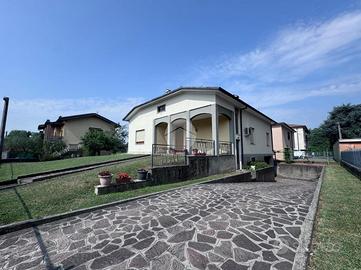 VILLA SINGOLA A COSTA DI MEZZATE