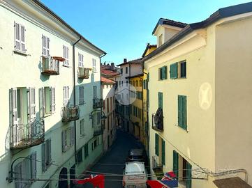 5 LOCALI A IVREA