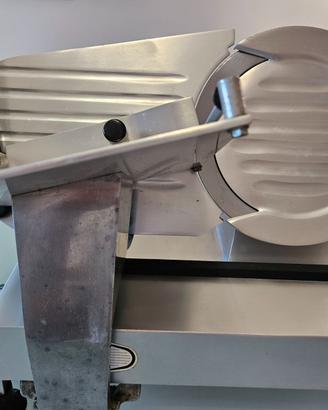 Affettatrice portatile lama 200 mm inox