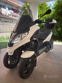 Piaggio MP3 300 hpe S - Rate a Interessi ZERO