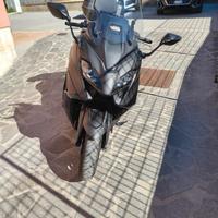 Yamaha Tmax 560