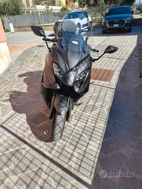 Yamaha Tmax 560
