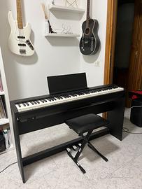 Pianoforte digitale Roland FP-30 con sgabello