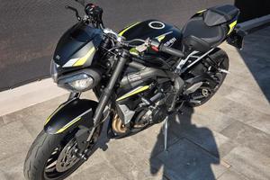 Triumph Street Triple RS 