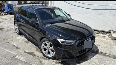 Audi A1 sportback s-line identity black