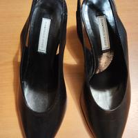 Scarpa dècolletè nera con tacco