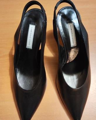 Scarpa dècolletè nera con tacco