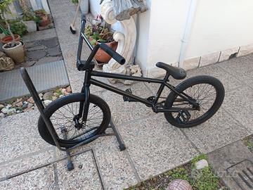 BMX CULT bicicletta 