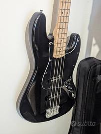 Squier Jazz Bass Affinity Black / Maple (2024)