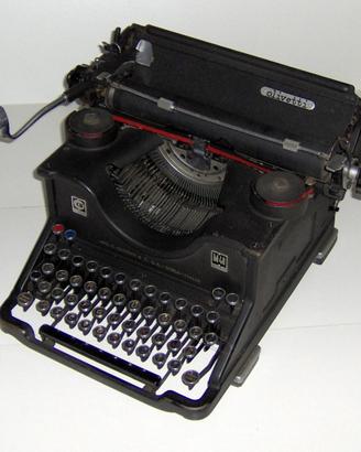modernariato macchina da scrivere Olivetti M-40