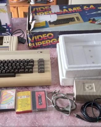 commodore 64 piu datassette piu giochi e joistick