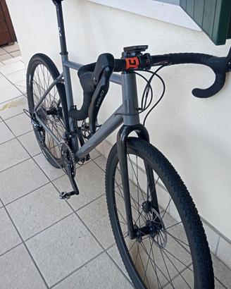 Bici Gravel 2WD