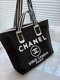 Borsa impermeabile Chanel nera