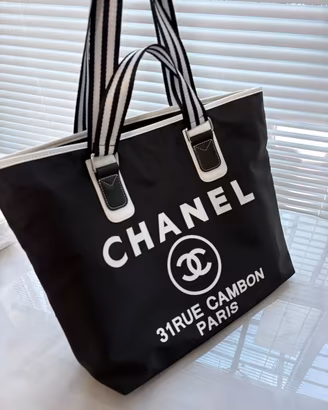 Borsa impermeabile Chanel nera