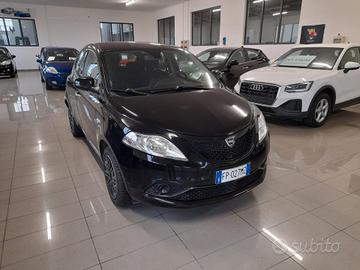 Lancia Ypsilon 1.2 69 CV 5 porte Gold